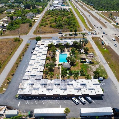 Warm Mineral Springs Motel ノースポート エクステリア 写真