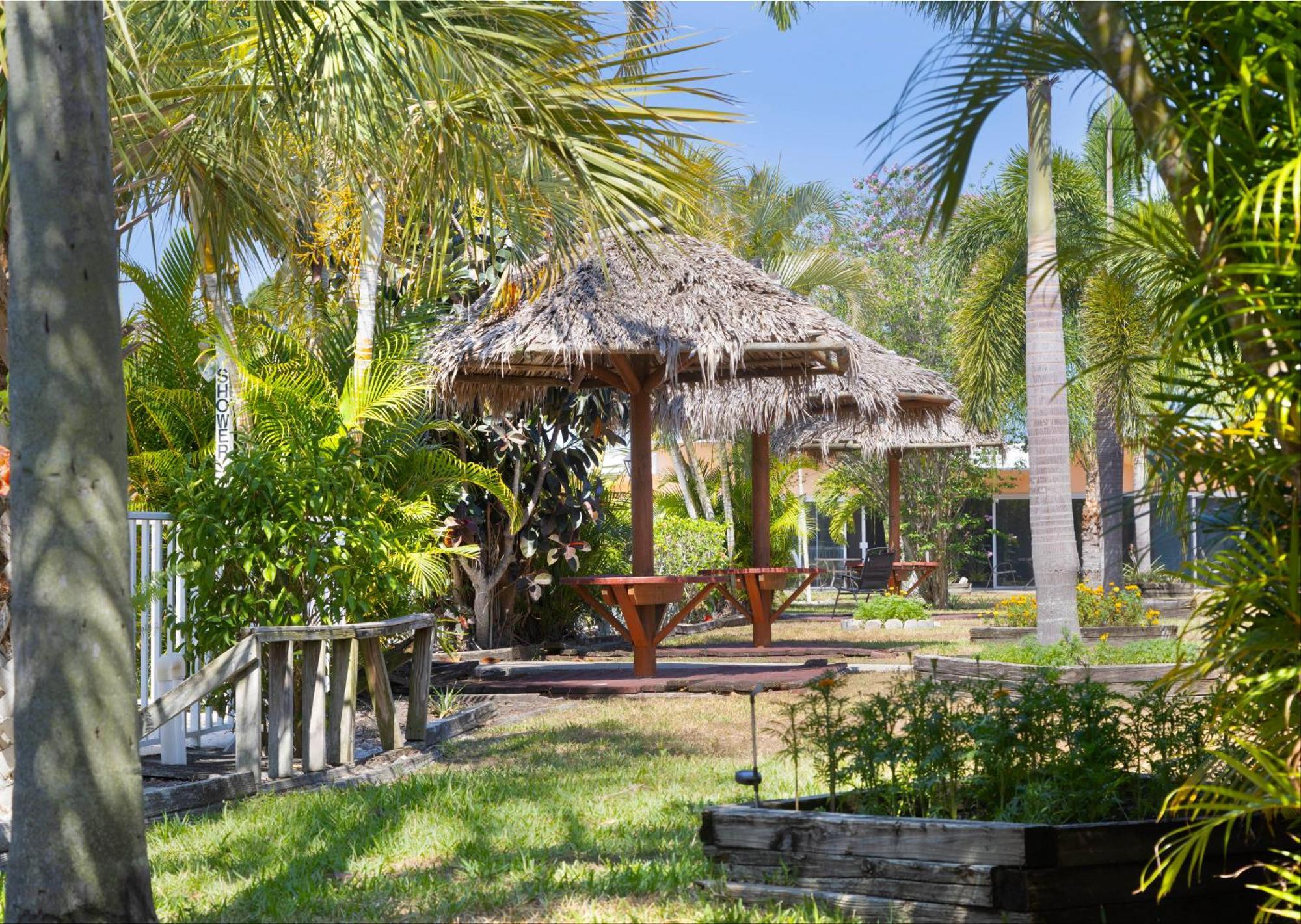 Warm Mineral Springs Motel ノースポート エクステリア 写真