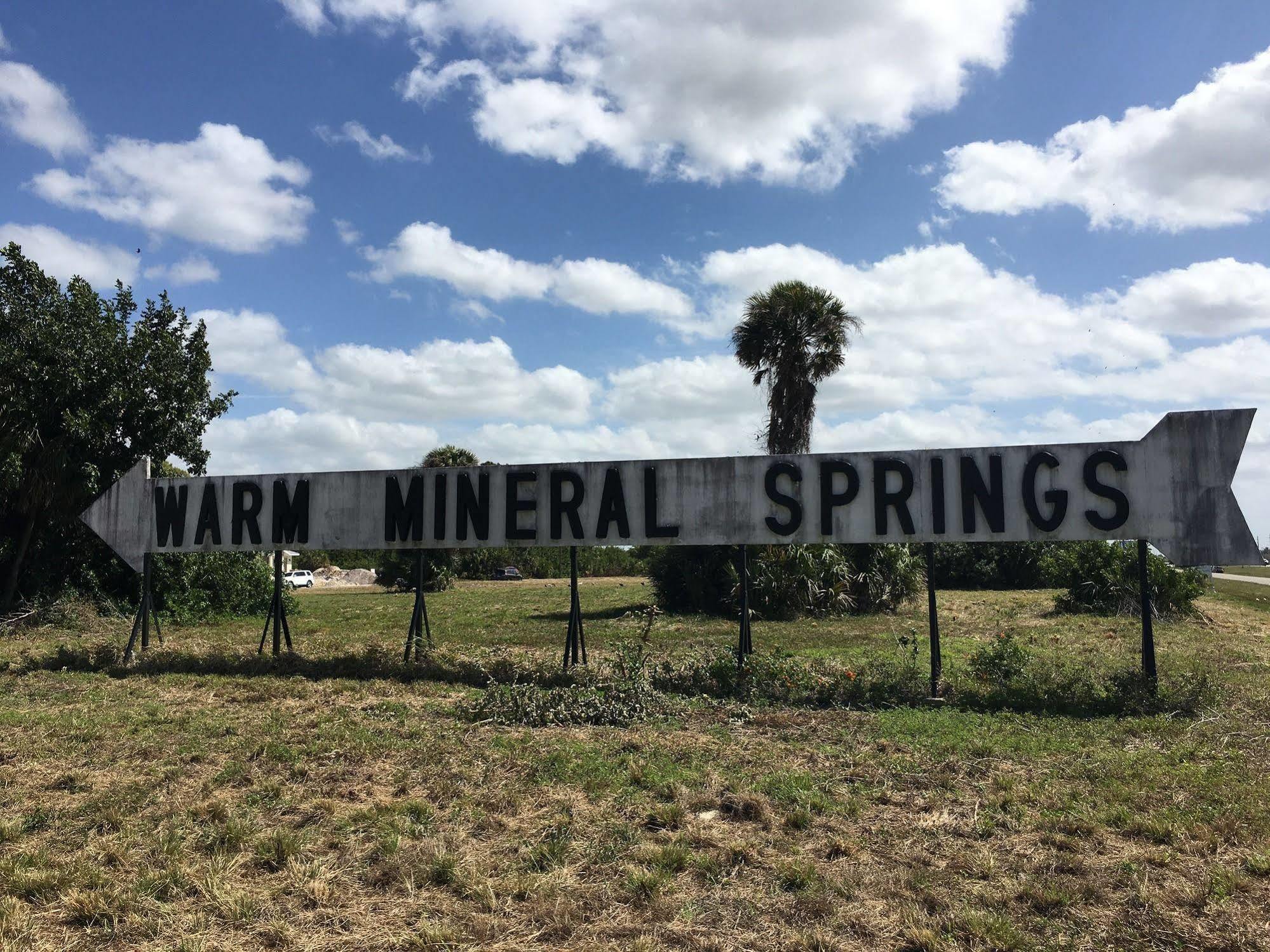 Warm Mineral Springs Motel ノースポート エクステリア 写真