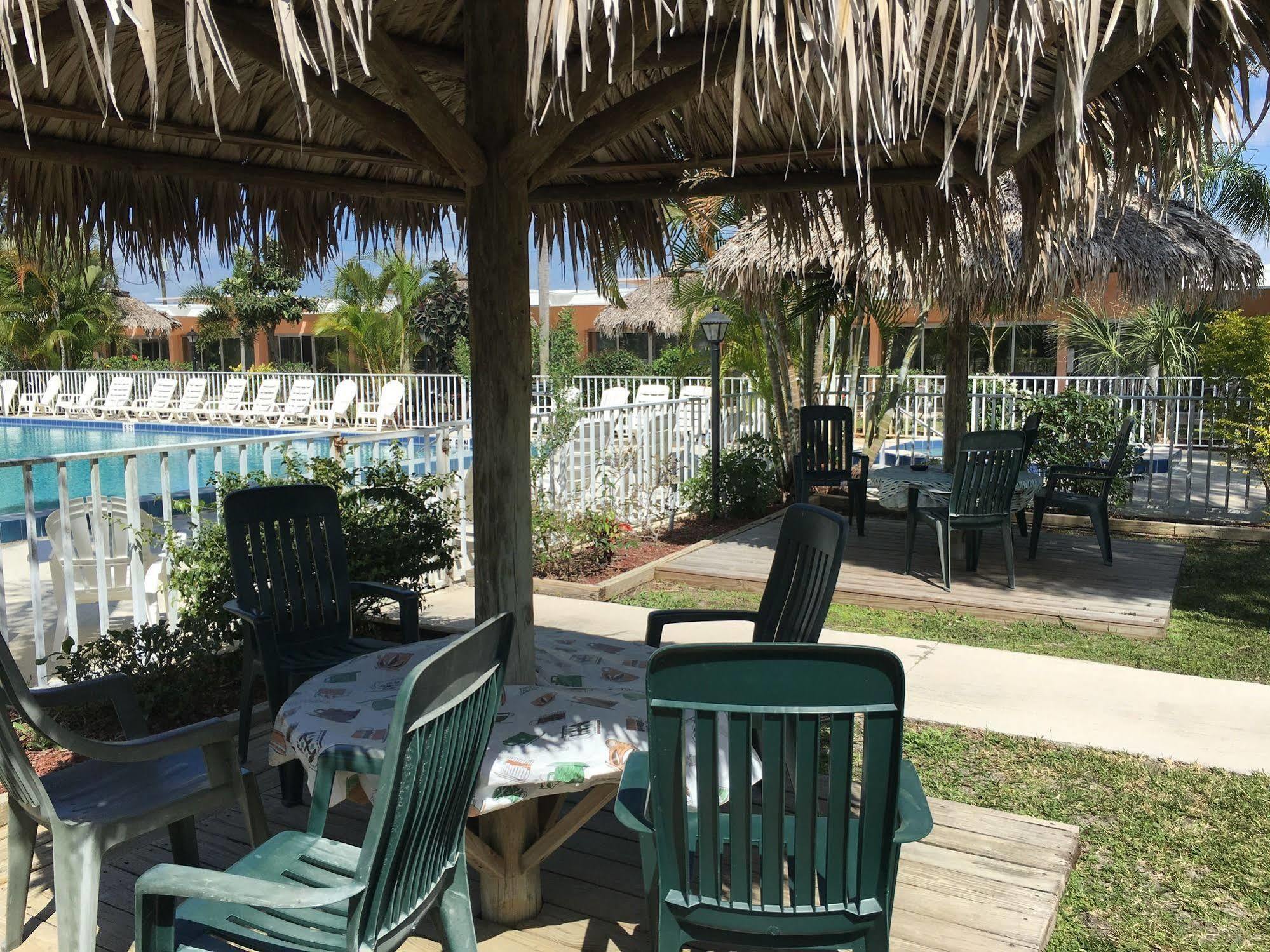 Warm Mineral Springs Motel ノースポート エクステリア 写真