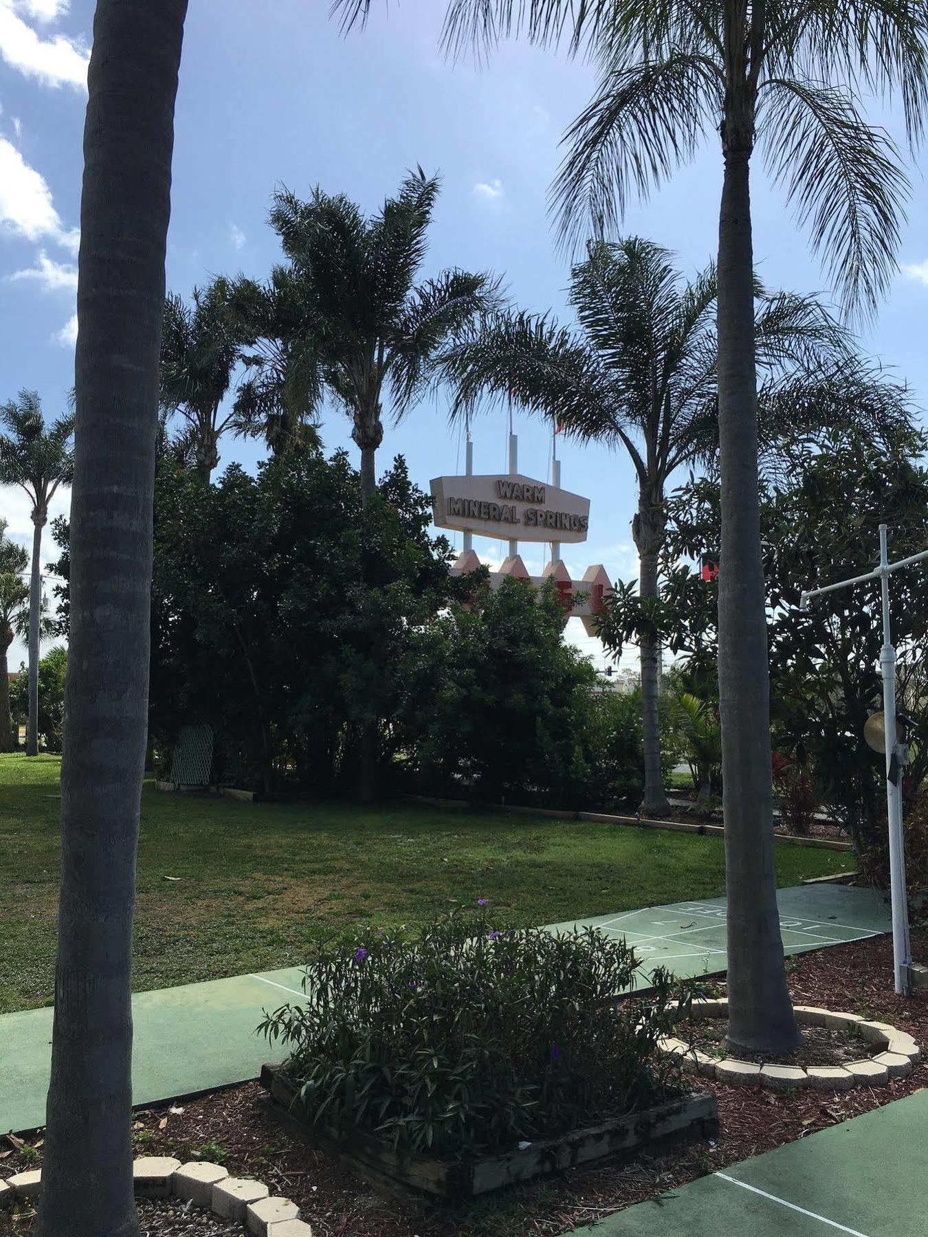 Warm Mineral Springs Motel ノースポート エクステリア 写真
