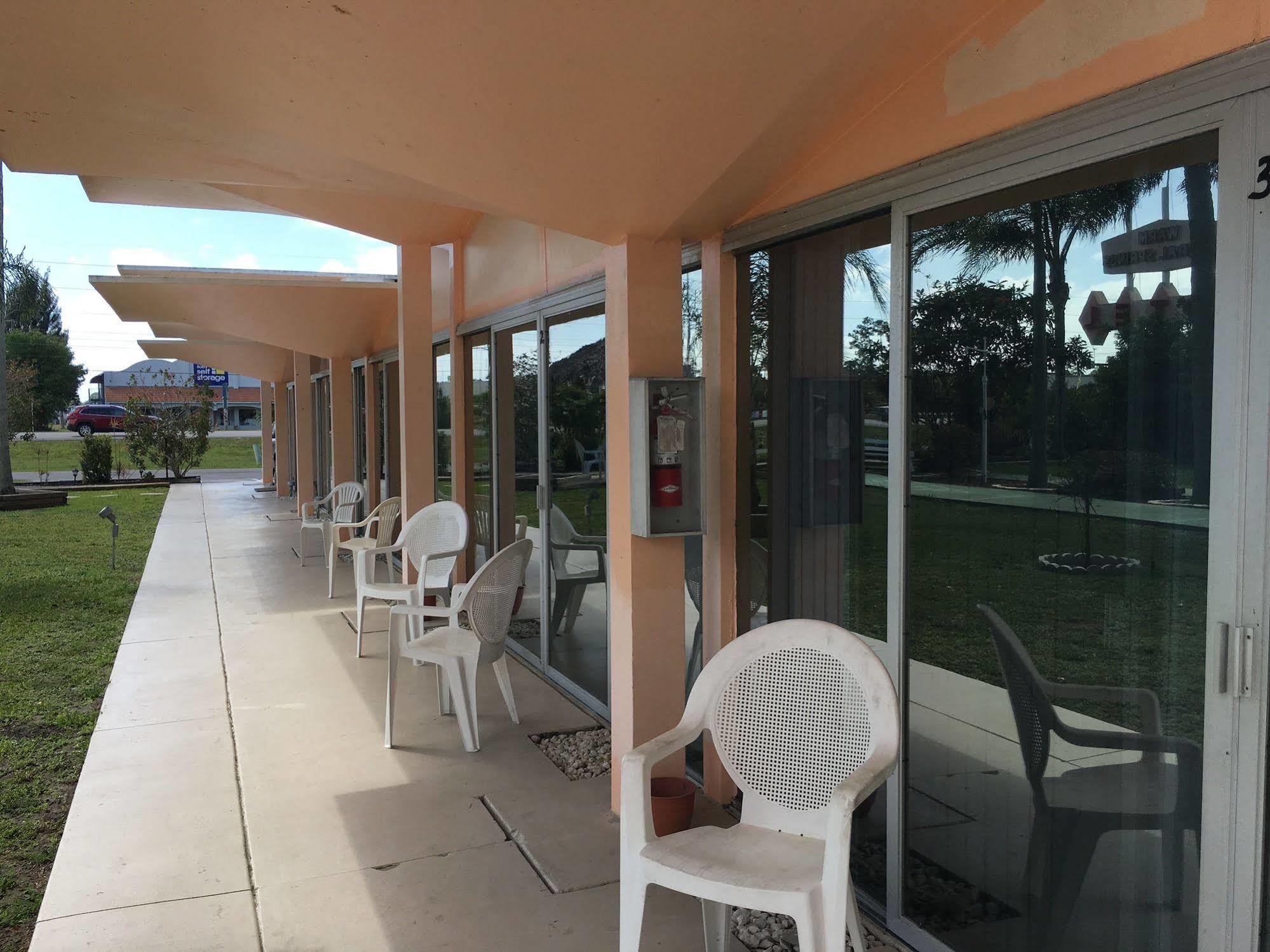 Warm Mineral Springs Motel ノースポート エクステリア 写真