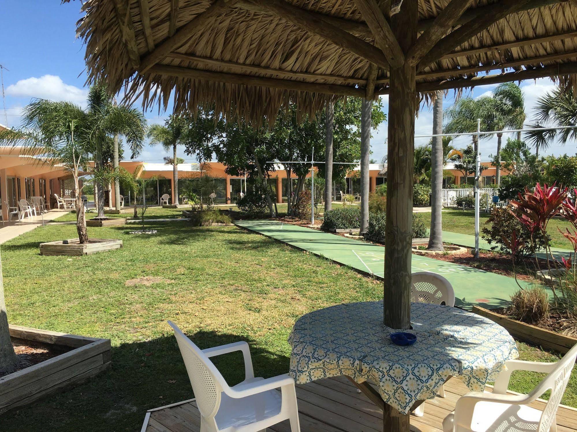 Warm Mineral Springs Motel ノースポート エクステリア 写真